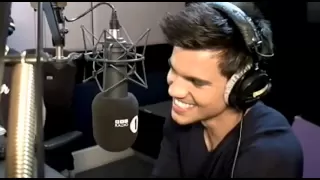 Taylor Lautner plays Truth or Dare with Fearne Cotton