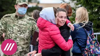 «Угрожали, что сережку выдерут плоскогубцами». Белорусская журналистка — о 10 днях в СИЗО