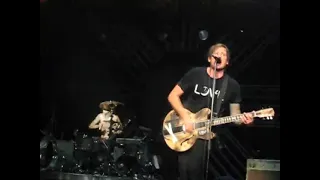 blink-182 live in MN, 2009 "Josie" - Tom DeLonge and Mark Hoppus joke about the Twin Cities