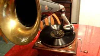 Billy Murray sings- I Wonder Who's Kissing Her Now - from 1909 on a Victor II Gramophone