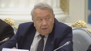 Путин пригрозил уволить чиновников академиков РАН: видео