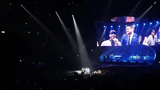 Michael Bublé and fan Richy Brown in Ziggodome Amsterdam, Fly me to the Moon 2-11-2019