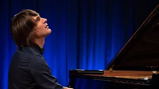 Pianists Vestards Šimkus koncertu ciklā #ViensPatsStudijā