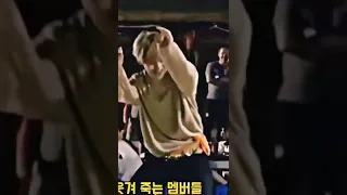 The way he danced with belly dancers...🤣🤣was hilarious #bts #taehyung #chammakchallo #ytshorts
