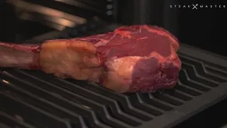 Teka SteakMaster Tomahawk im 700°C Powergrill   Erhältlich bei moebelplus