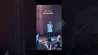 Ezhel Konserde Lo Lo Söylüyor