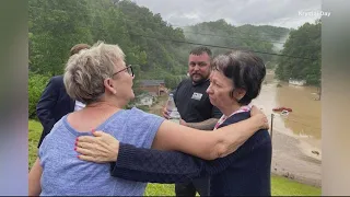 Kentucky man saves 5 children, 2 teachers from deadly flooding | Get Uplifted