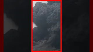 5 INCREDIBLE Volcano Eruptions Caught On Camera 18