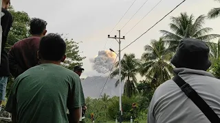 Indonesians on alert as volcano erupts again | AFP