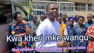 MBARIKIWA LEO MAHAKAMANI NA KUITWA TENA KWA RCO Mbeya. Kwa huzuni amuaga mkewe na waumini wake