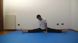 Esercizi di stretching a terra per le gambe - tutorial - migliorare elasticità, spaccata, split