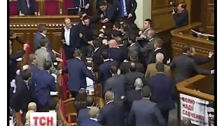 Знавці оцінили бойові навички прем’єра та депутатів у парламенті