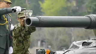 今や貴重映像⁉　砲身のグラスを倒さない10式戦車の姿勢制御