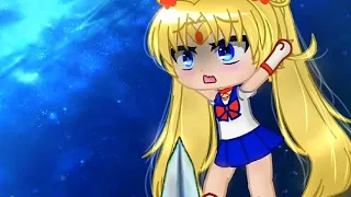 Sailor moon dodging a sword 🗡💜