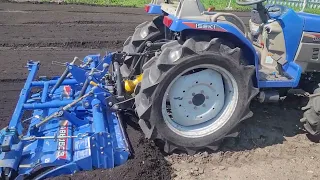 Вспашка  японским мини трактор с фрезой видео  нашего покупателя
