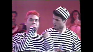 Mamonas Assassinas - Vira Vira e Pelados em Santos (Reprise)- Sabadão Sertanejo (SBT) -dezembro/1995