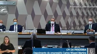 "Vossa excelência é o maior palhaço aqui", diz Omar Aziz, durante CPI