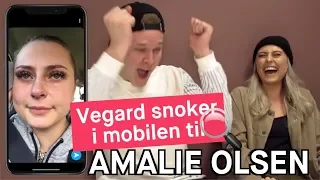 Vegard Harm snoker i mobilen til Amalie Olsen