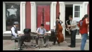 Свинг на улице. Swing on the street.