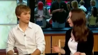 Entrevista com Anna Popplewell e William Moseley - LEGENDADO