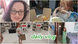 Daily Vlog #136- O mica plimbare prin mall, nou look si ma plang mult😁