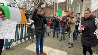 Anti-migrant protest takes place from Garden of Remembrance to O'Connell Street