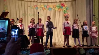 Вокальна група «Максімум» гімн євромайдану виконує Максім Йолтуховський