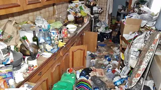 😱Have you ever seen such a dirty house?  🤮Can you believe that this house lives in a young couple⁉️🤯