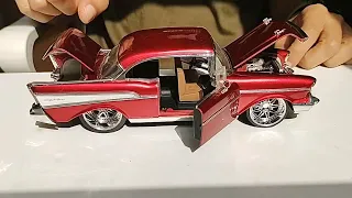 Jada Toys - Chevrolet Bel Air Hard Top Custom 1957 escala 1/24