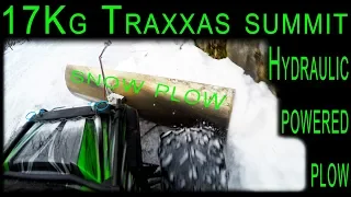 Winter time - RC Snow Plow with 17Kg Traxxas summit [hydraulic powered plow]