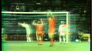 1980 (April 9) Bayern Munich (West Germany) 2-Frankfurt (West Germany) 0 (UEFA Cup).mpg