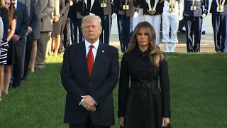 11-Septembre: Trump observe une minute de silence