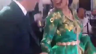 شاهدو عروسين مغربيين في غاية الروعة يرقصن في عرسهما👸😍😍😍