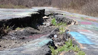 Centralia - Abandoned & Broken Highway (Route 61)