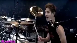 CNBLUE Lee jong hyun playing Drums / Kang min hyuk as vocalist