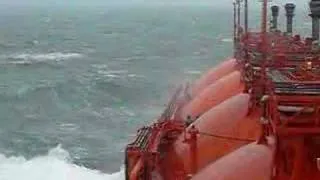 LNG/C Høegh Gandria in rough sea - part 1
