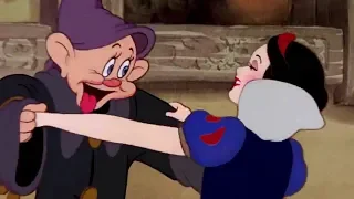 Snow White and the Seven Dwarfs | The Silly Song (Eu Portuguese)