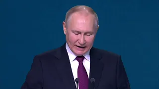 Владимир Путин: Каждый шестой рубль в 2021 году "Сбер" заработал благодаря искусственному интеллекту