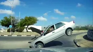 Idiots In Cars 71 | Ultimate driving fails compilation 2021