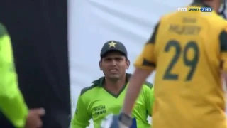 Shoaib Akhtar Running Wild on David Hussey full atitude