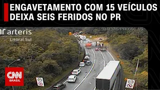 Engavetamento com 15 veículos deixa seis feridos no PR | CNN NOVO DIA