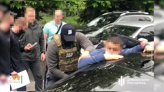 Допомога від судді за 36 тисяч доларів: у Слов'янську затримали представника Феміди