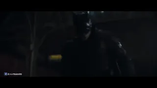 Batman golpea a un criminal