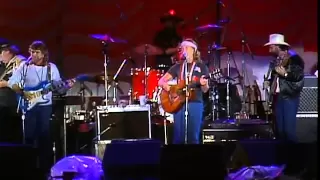 Willie Nelson - Stay A Little Longer (Live at Farm Aid 1985)