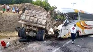 10 Best Dangerous idiots Truck & Car Driving Skills Fails 2024 / Rolls, Crashes & Action 2024