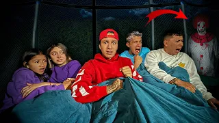 NUNCA DEBIMOS ACAMPAR TODA una NOCHE en EL TRAMPOLIN