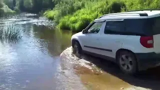 Skoda Yeti едет в брод