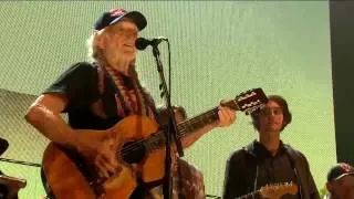 Willie Nelson - It's All Going to Pot (Live at Farm Aid 30)