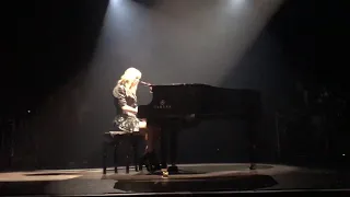 All Too Well - Taylor Swift City Of Lover Concert Paris (front row)