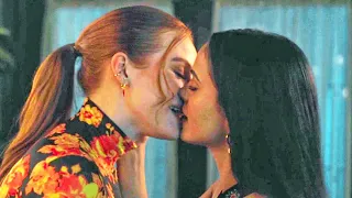 Cheryl and Veronika Poison Kiss | Riverdale Season Finale